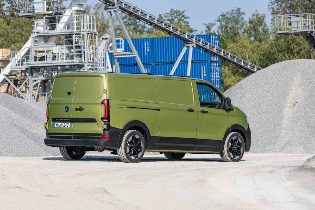 Volkswagen-Transporter-Ford-Transit