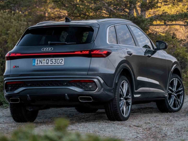 Audi-Q5-2025