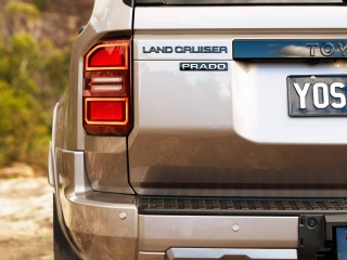 © Toyota Toyota-Land-Cruiser-Prado-250-diésel-Colombia