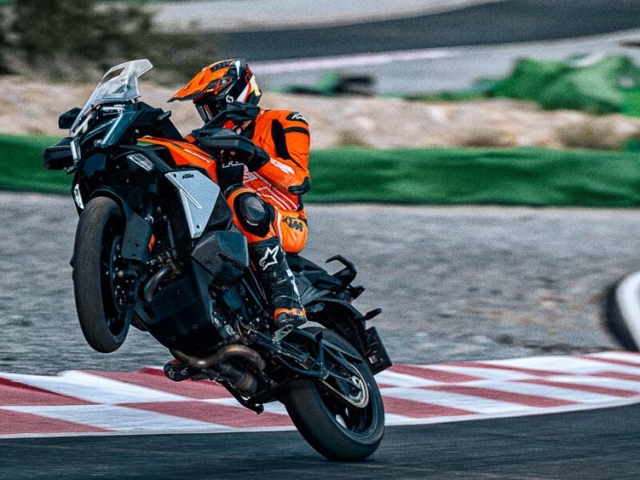 KTM 1390 Super Adventure S Evo