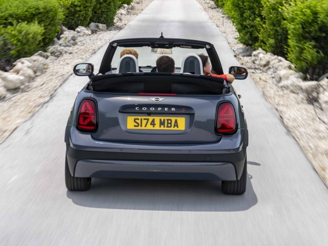 Mini-Cooper-Convertible-2025