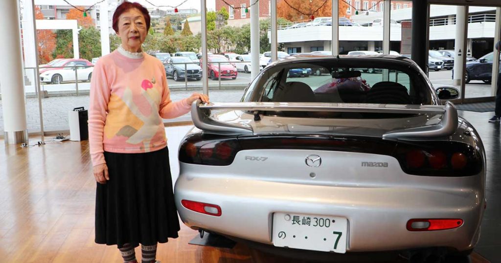 Mazda-RX-7-abuelita-Japón