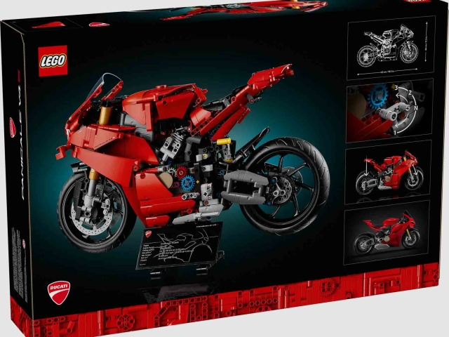 Ducati-Panigale-V4-S-Lego