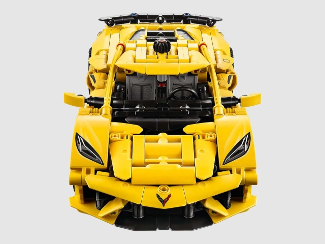 Chevrolet-Corvette-C8-Lego