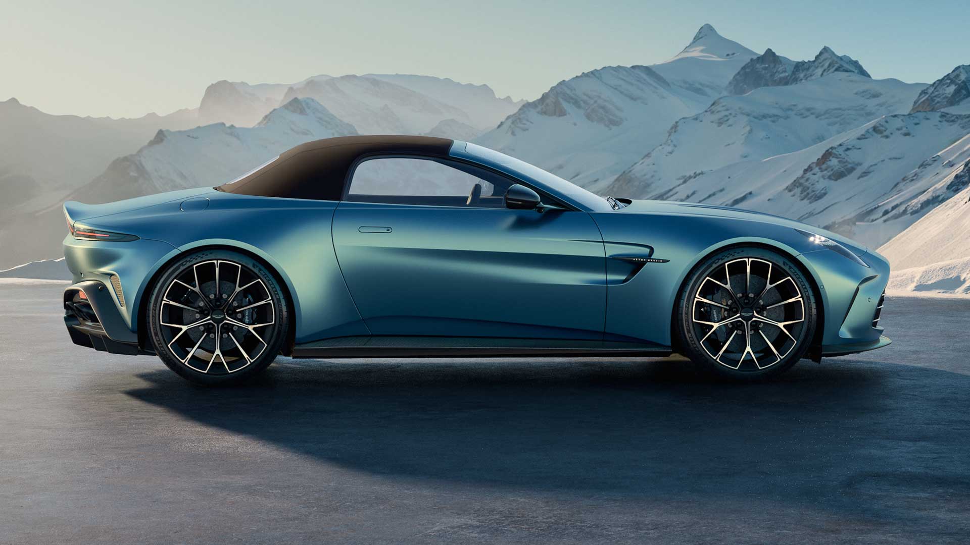 Aston-Martin-Vantage-Roadster