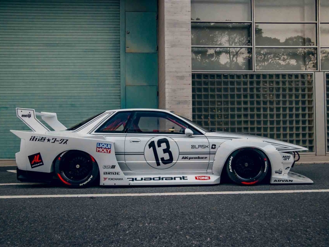 Nissan-Skyline-Liberty-Walk-Silhouette