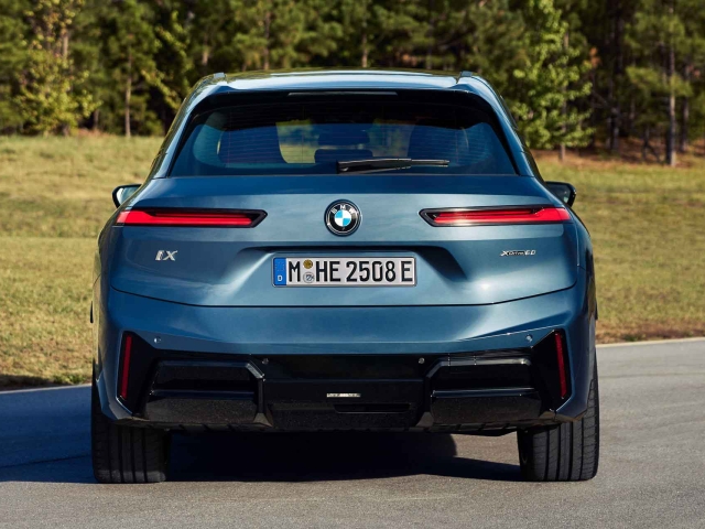 BMW-iX-2025-actualización