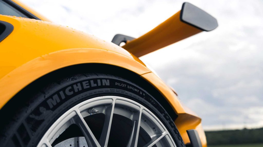 Porsche-llantas-Michelin-lluvia