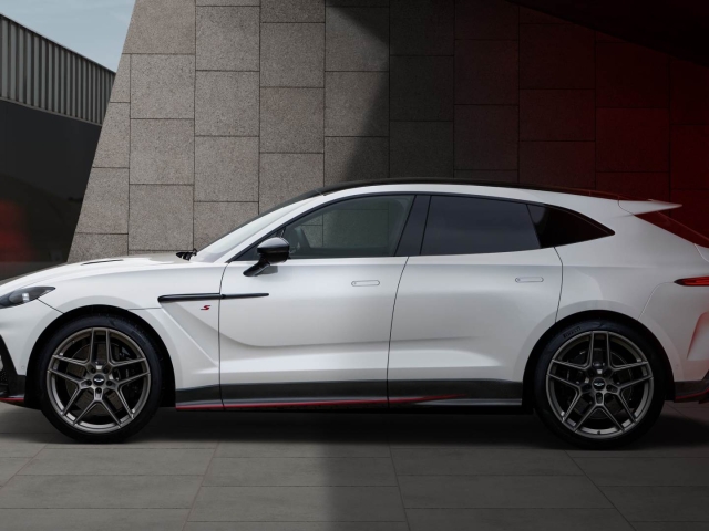 Aston Martin DBX S