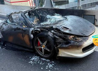 Ferrari-458-incendiado-Japón