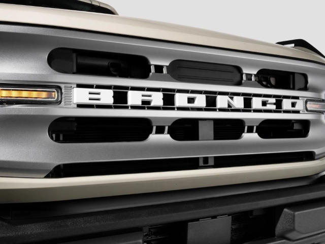 Ford-Bronco-Coastal