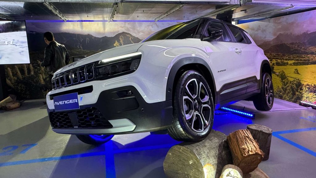 Jeep-Avenger-híbrido-eléctrico-Colombia