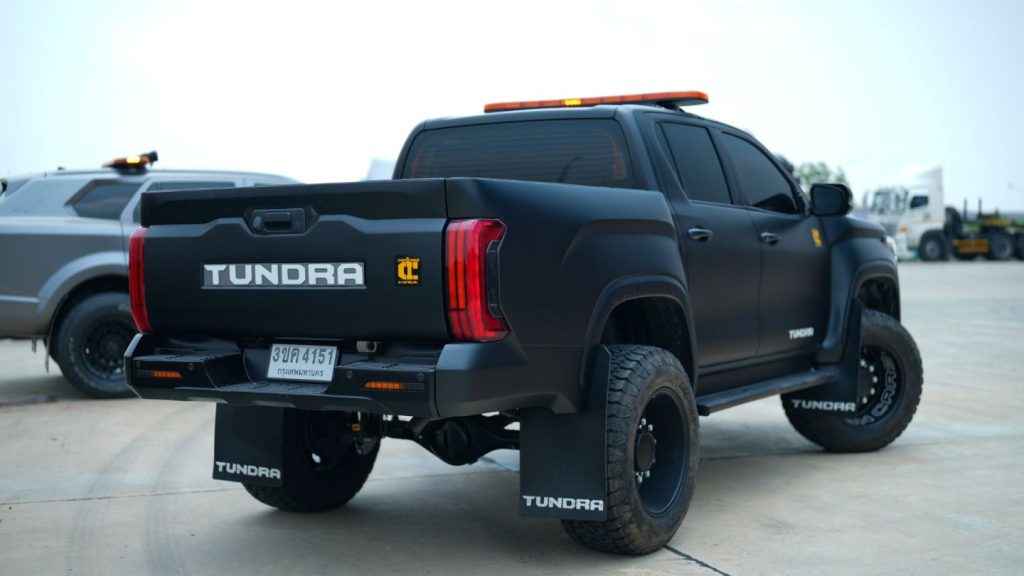 Toyota-Hilux-Tundra-bodykit