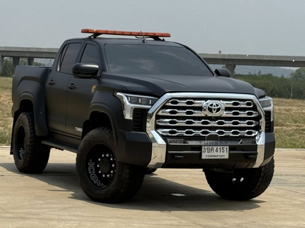 Toyota-Hilux-Tundra-bodykit