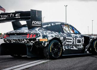 Ford-Mustang-Mach-E-Pikes-Peak