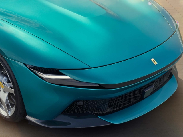 Ferrari-Amalfi-Roma