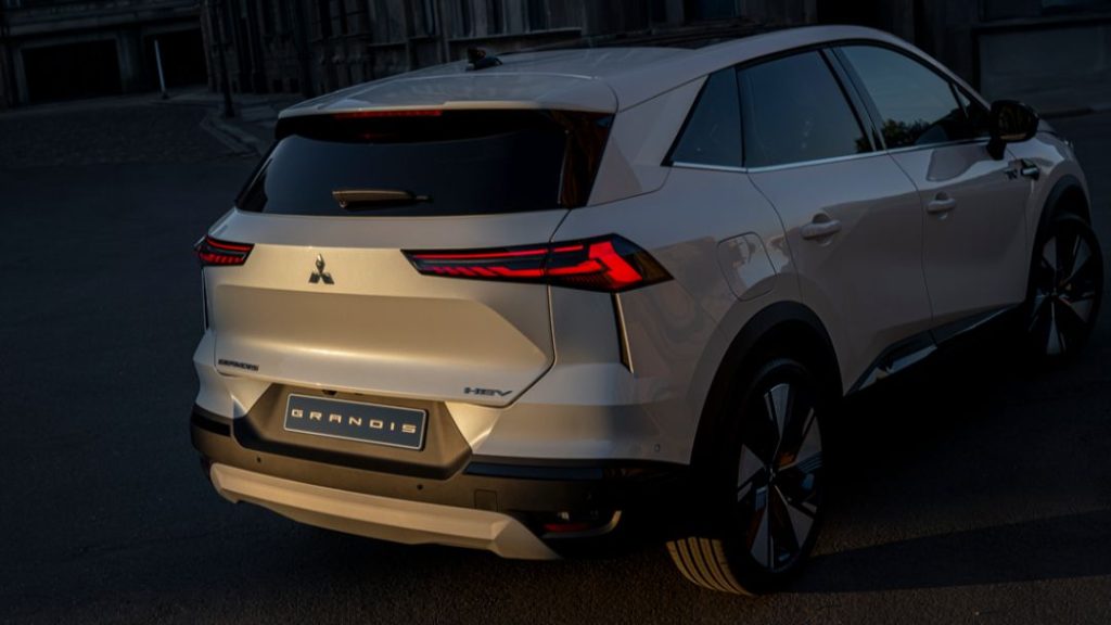 Mitsubishi-Grandis-híbrido-Renault