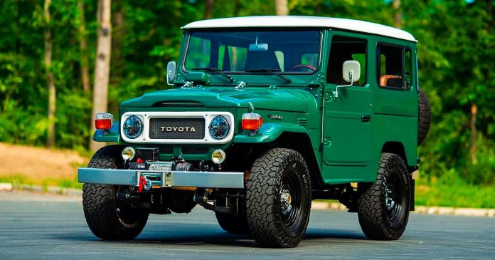 Toyota-Land-Cruiser-FJ45-restomod-V8