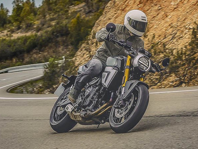 Suzuki GSX-8T