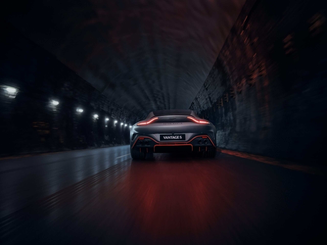 Aston Martin Vantage S