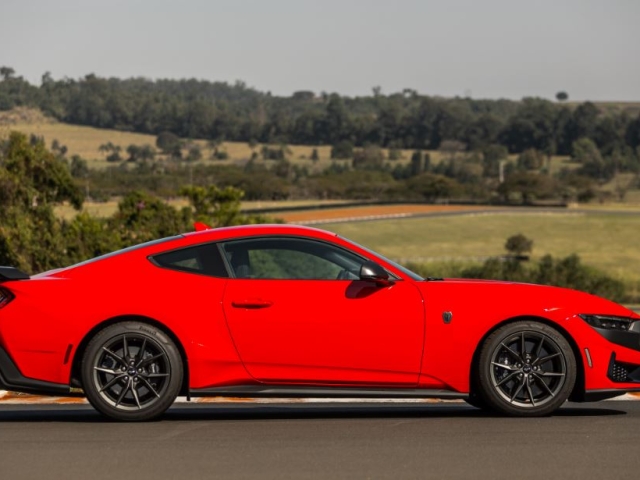 Ford Mustang Dark Horse