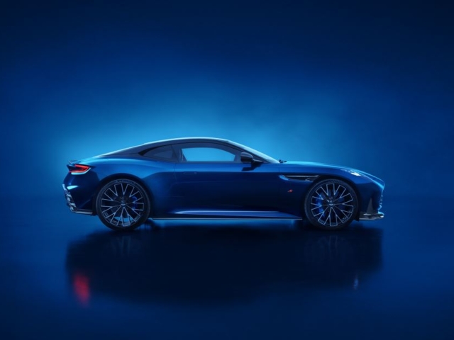 Aston Martin DB12 S