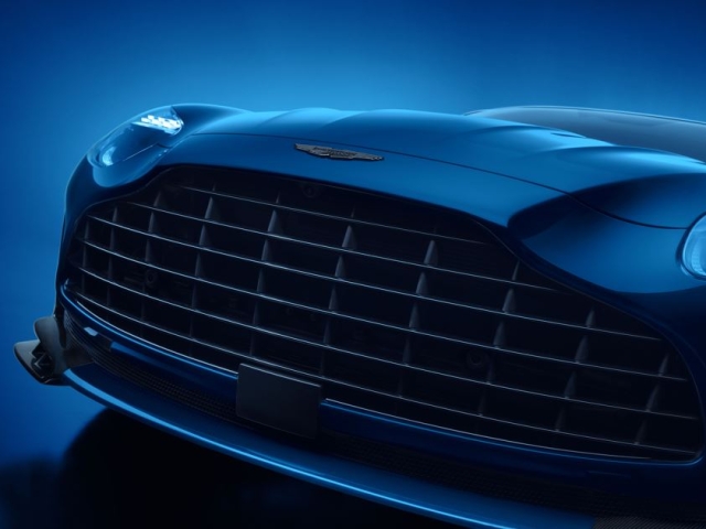 Aston Martin DB12 S