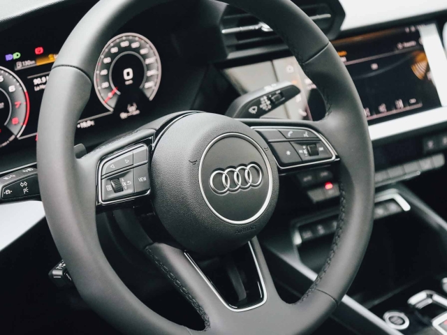 AUDI A 3 MHEV GALER&Iacute;A 1-2