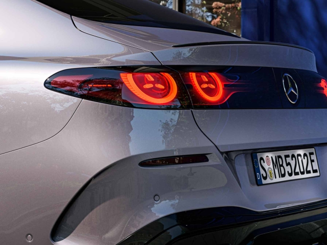 Mercedes Clase C el&eacute;ctrica 4