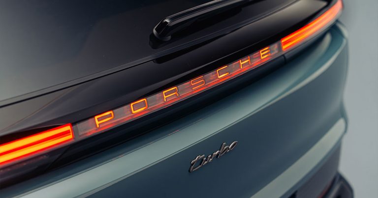 PORSCHE-SALE-DE-BUGATTI