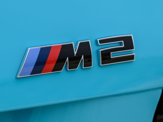BMW M2 2027 INTERIOR-2