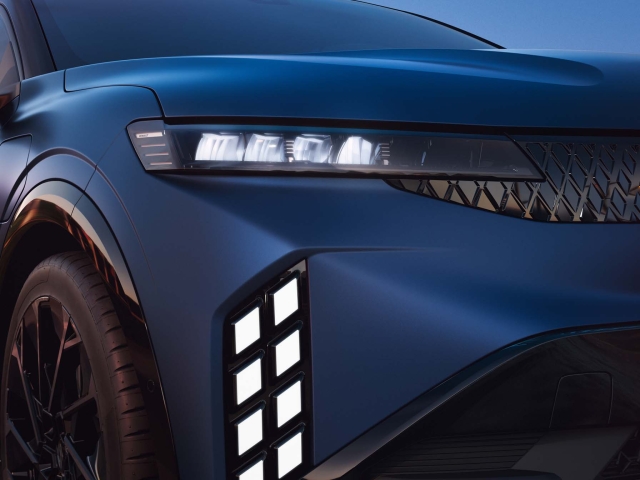 RENAULT MEGANE ETECH INT-3