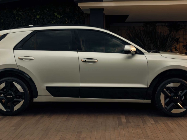 KIA NIRO GALERIA-2