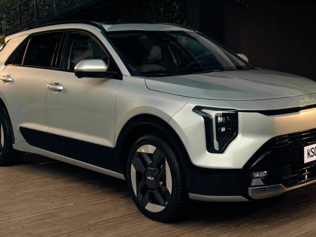 KIA NIRO GALERIA