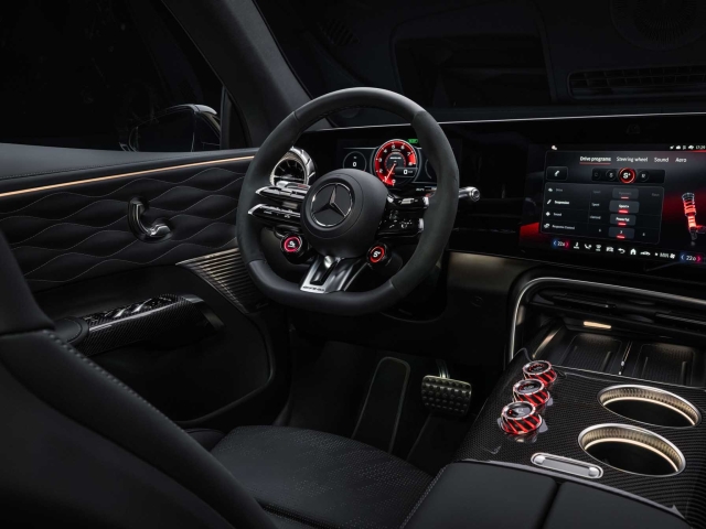 High-Tech SUV mit Sportwagen-DNA: Der neue Mercedes-AMG GT SUV
High-tech SUV with sports car DNA: The new Mercedes-AMG GT SUV